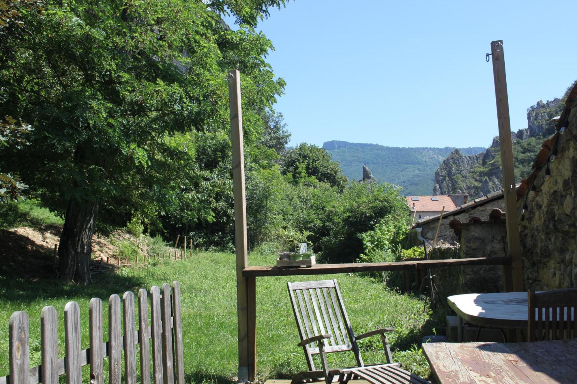 Comfortable Village Apartment In Barbieres With Access To Large Garden With Beautiful Views المظهر الخارجي الصورة