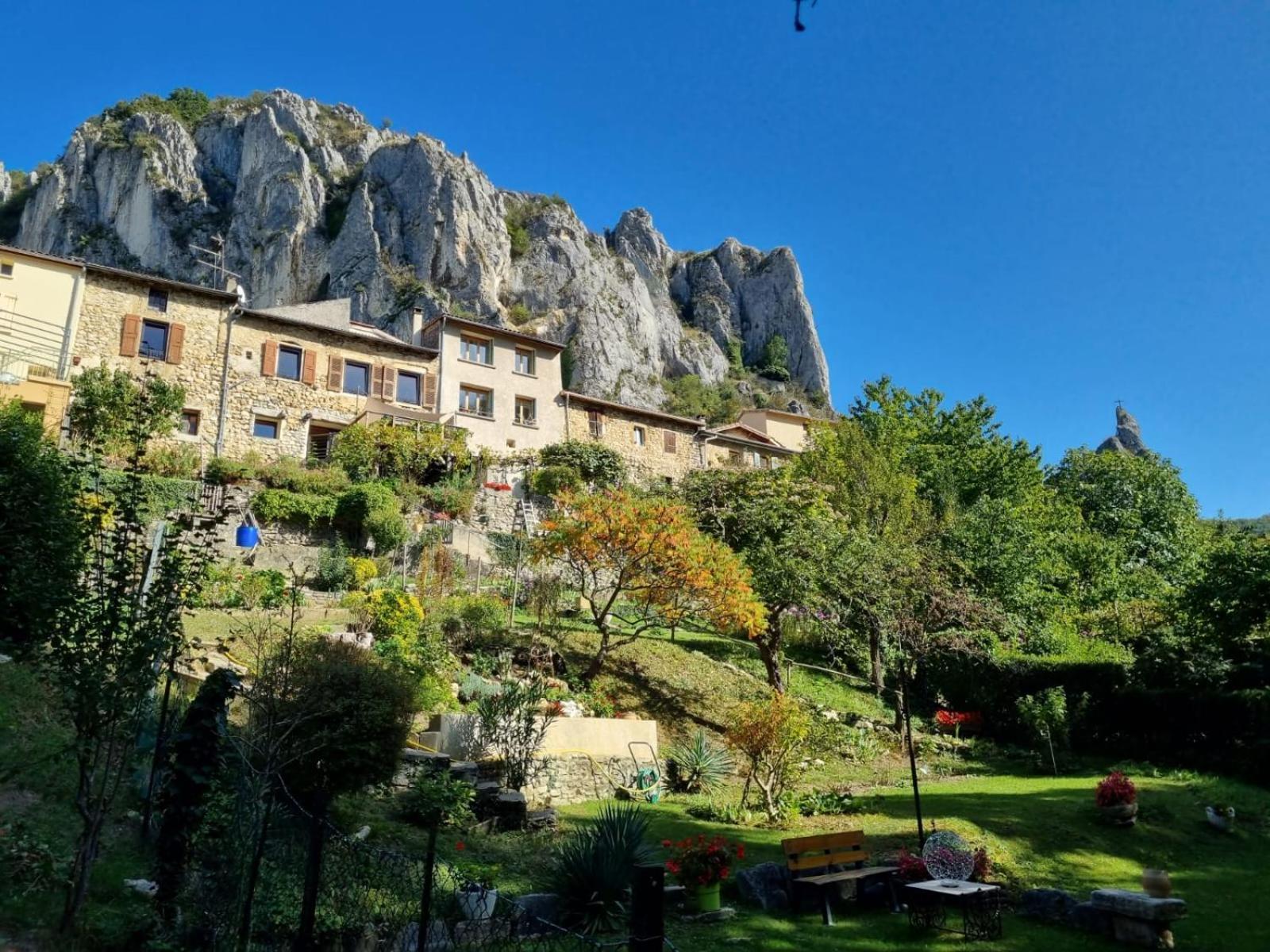Comfortable Village Apartment In Barbieres With Access To Large Garden With Beautiful Views المظهر الخارجي الصورة